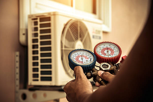 Professional Ductwork Repair technician working in Channelview, TX